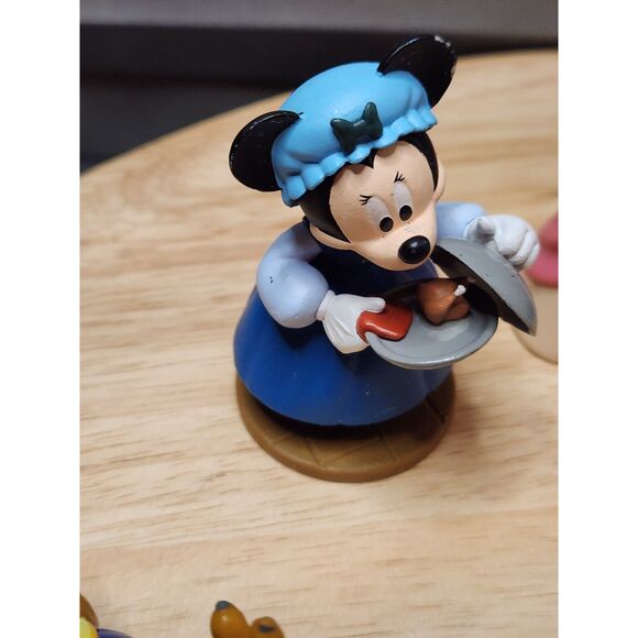 Disney Figurine Lot – Miniature Knick Knacks from Classic Films - Picture 5 of 11